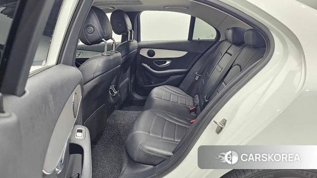 Mercedes-Benz C-Class W205 2018 Белый из Кореи, фото 2