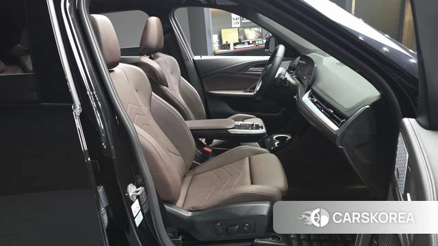 BMW X1 (U11) 2023 Черный из Кореи, фото 2