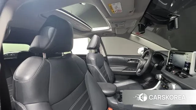 Toyota RAV4 5th Generation 2021 Серебряный из Кореи, фото 2