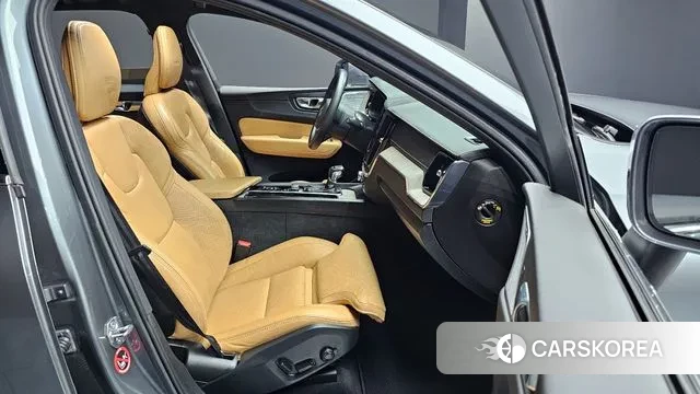 Volvo XC60 second Generation 2019 Серый из Кореи, фото 2