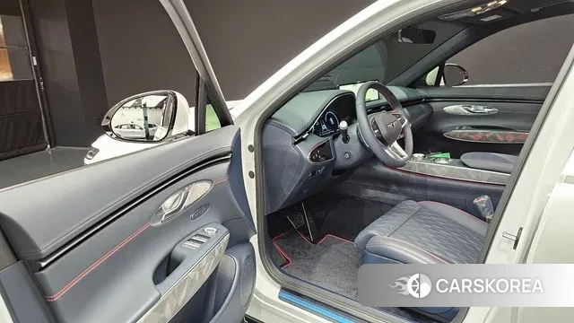 Genesis GV70 2023 Белый из Кореи, фото 2