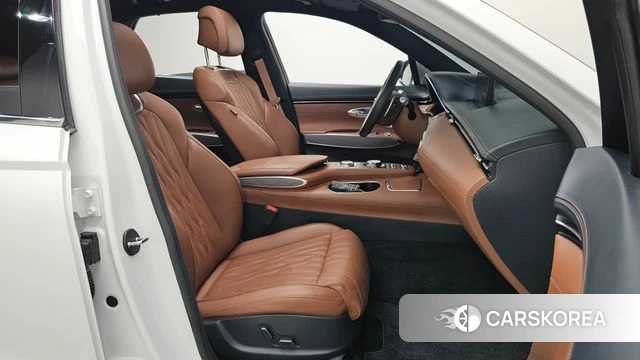 Genesis GV70 2023 Белый из Кореи, фото 2