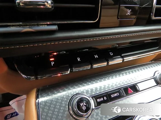 Lincoln Aviator 2nd generation 2021 Белый из Кореи, фото 2