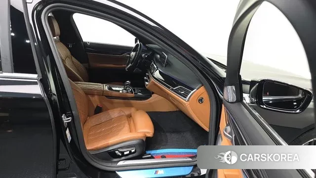 BMW 7 Series (G11) 2020 Черный из Кореи, фото 2