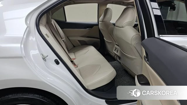 Toyota Camry (XV70) 2024 Белый из Кореи, фото 2