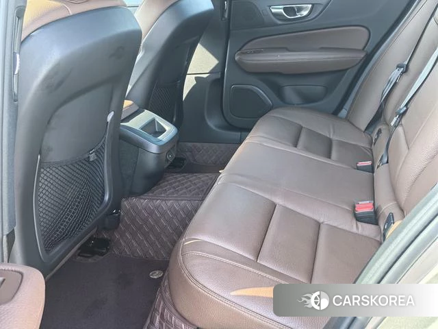 Volvo S60 2021 Темно-серый из Китая, фото 2