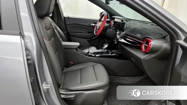 Chevrolet (GM Daewoo) Trax Crossover 2024 Серебряный из Кореи, фото 2