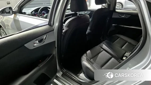 Kia The New K3 2nd generation 2022 Серебряный из Кореи, фото 2