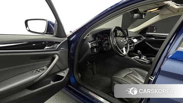 BMW 5 Series (G30) 2018 Синий из Кореи, фото 2