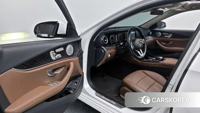 Mercedes-Benz E-Class W213 2020 Белый из Кореи, фото 2