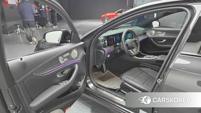 Mercedes-Benz E-Class W213 2023 Черный из Кореи, фото 2