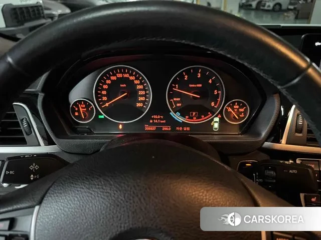 BMW 3 Series GT (F34) 2018 Белый из Кореи, фото 2