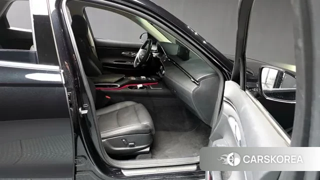 Genesis GV70 2022 Черный из Кореи, фото 2