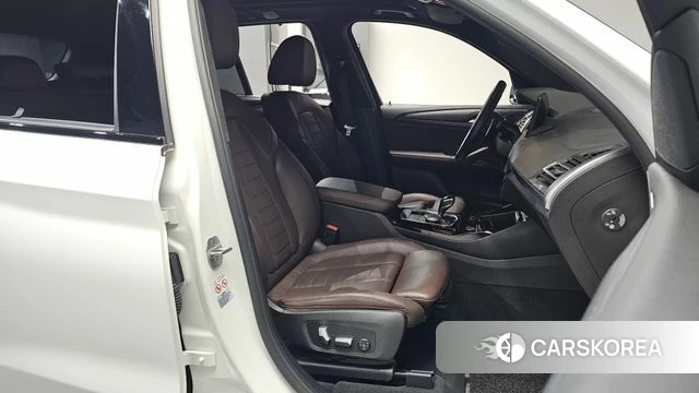 BMW X3 (G01) 2022 Белый из Кореи, фото 2