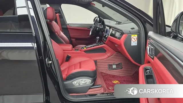 Porsche Macan 2023 Черный из Кореи, фото 2