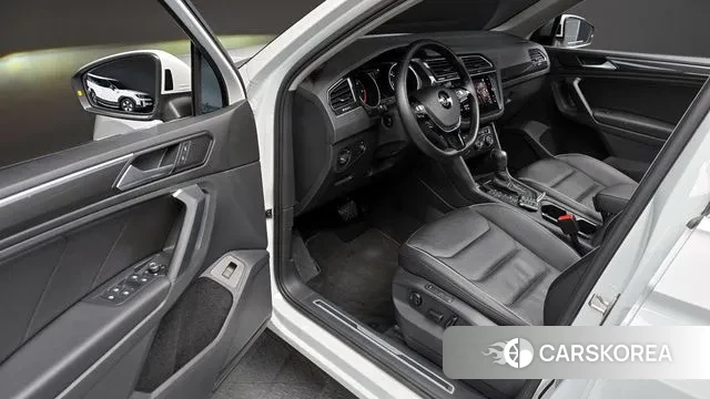 Volkswagen Tiguan second Generation 2020 Белый из Кореи, фото 2