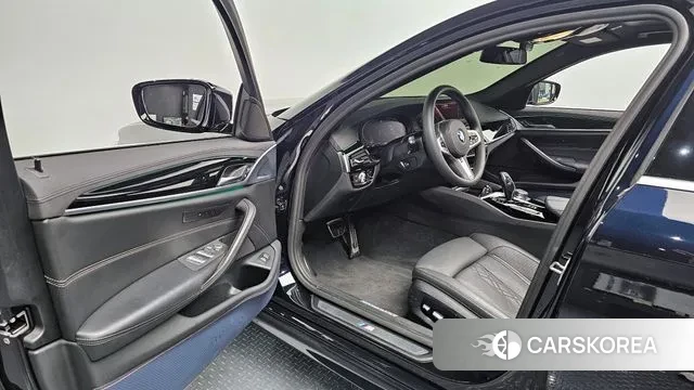 BMW 5 Series (G30) 2020 Черный из Кореи, фото 2