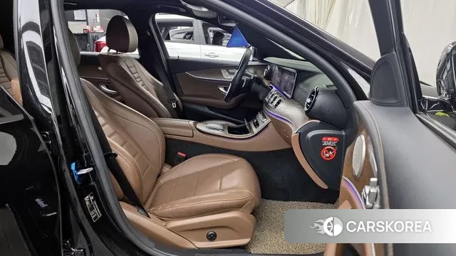 Mercedes-Benz E-Class W213 2020 Черный из Кореи, фото 2