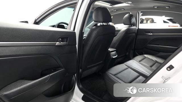Hyundai Avante AD 2018 Белый из Кореи, фото 2