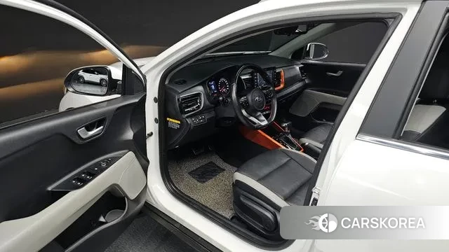 Kia Stonic 2018 Белый из Кореи, фото 2