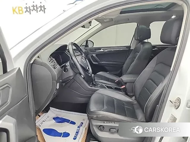 Volkswagen Tiguan Allspace 2020 Белый из Кореи, фото 2