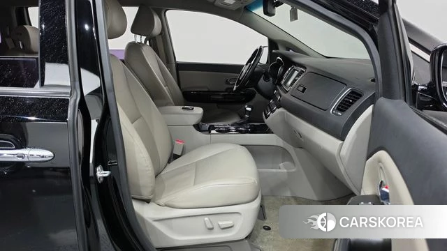 Kia The New Carnival 2019 Черный из Кореи, фото 2