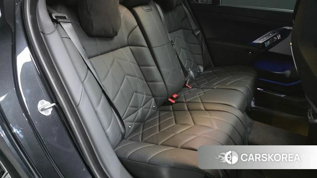 BMW 7 Series (G70) 2025 Черный из Кореи, фото 2
