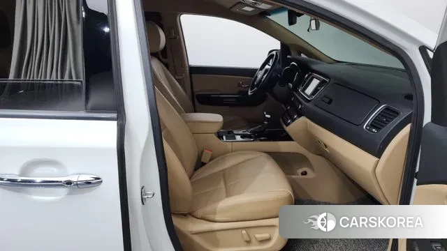 Kia The New Carnival 2019 Белый из Кореи, фото 2