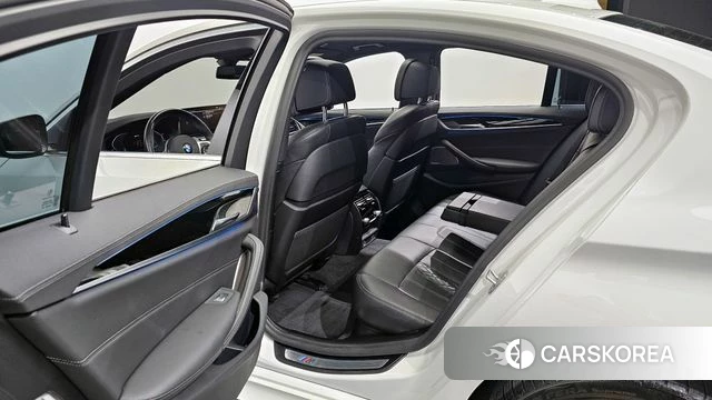 BMW 5 Series (G30) 2021 Белый из Кореи, фото 2