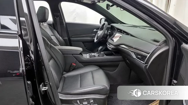 Cadillac XT4 2023 Черный из Кореи, фото 2