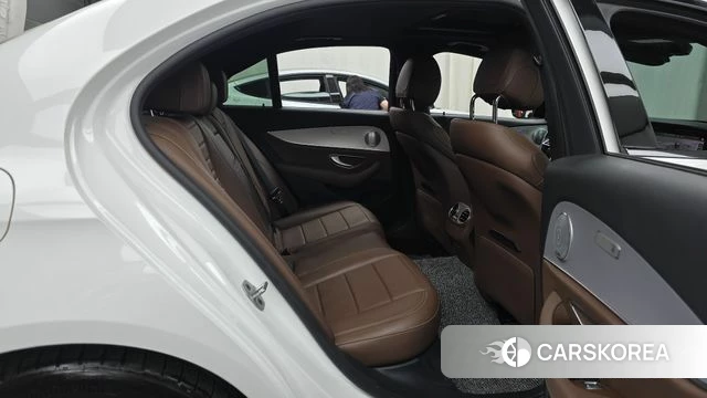Mercedes-Benz E-Class W213 2020 Белый из Кореи, фото 2