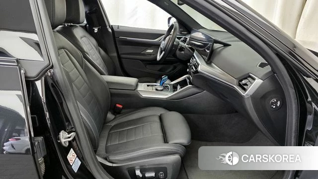 BMW i4 2022 Черный из Кореи, фото 2