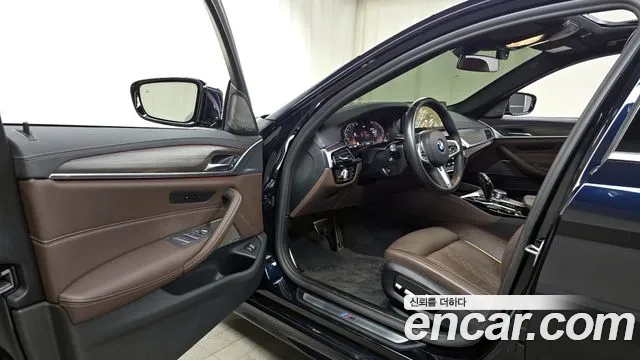 BMW 5 Series (G30) 2021 Черный из Кореи, фото 2