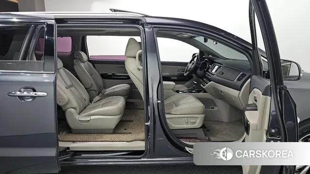 Kia The New Carnival 2019 Серый из Кореи, фото 2