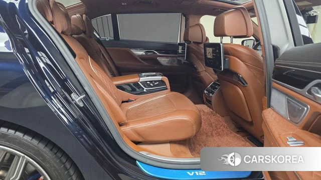 BMW 7 Series (G11) 2019 Черный из Кореи, фото 2
