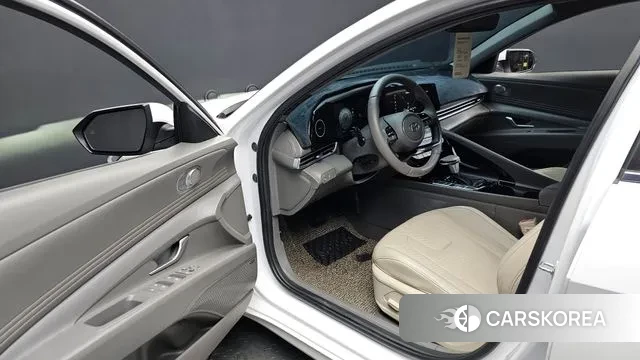 Hyundai The New Avante (CN7) 2023 Белый из Кореи, фото 2