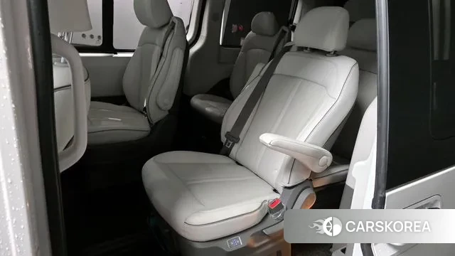 Hyundai Staria 2023 Белый из Кореи, фото 2