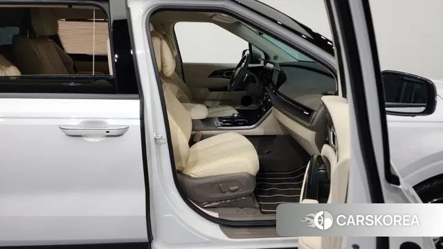 Kia Carnival 4th generation 2023 Белый из Кореи, фото 2