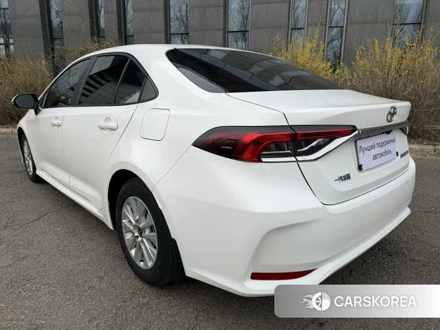 Toyota Corolla 2023 Белый из Китая, фото 2