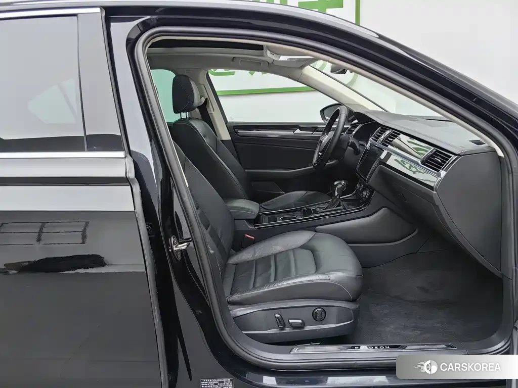 Volkswagen Phideon 2018 Черный из Китая, фото 3
