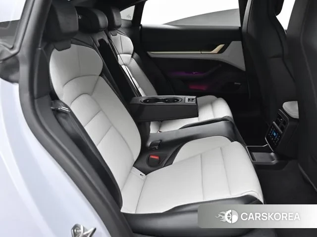 Porsche Taycan 2025 Белый из Кореи, фото 2