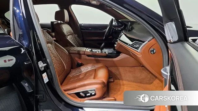 BMW 7 Series (G11) 2020 Черный из Кореи, фото 2