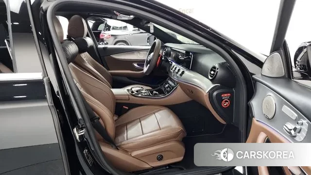 Mercedes-Benz E-Class W213 2019 Черный из Кореи, фото 2