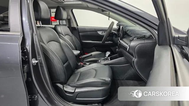 Kia The New K3 2nd generation 2021 Серый из Кореи, фото 2