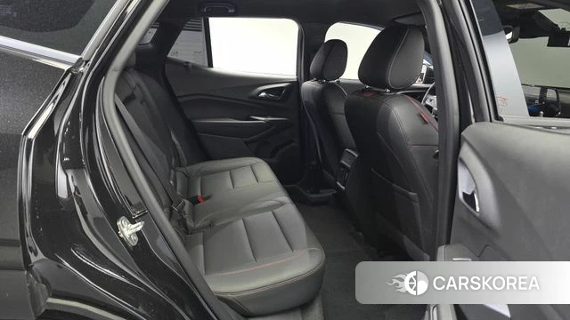 Chevrolet (GM Daewoo) Trax Crossover 2024 Черный из Кореи, фото 2