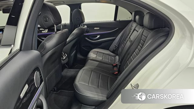 Mercedes-Benz E-Class W213 2018 Белый из Кореи, фото 2