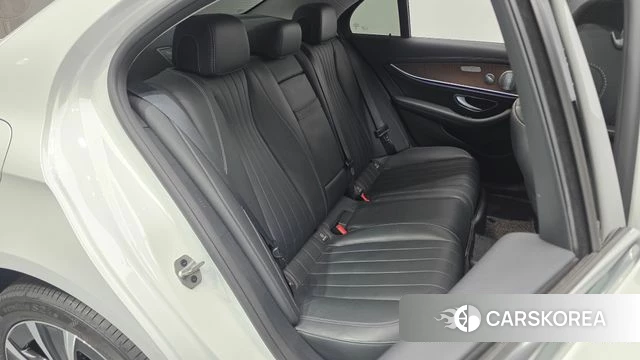 Mercedes-Benz E-Class W213 2020 Белый из Кореи, фото 2