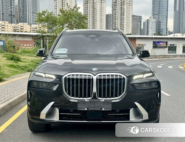 BMW X7 2024 Черный из Китая, фото 2