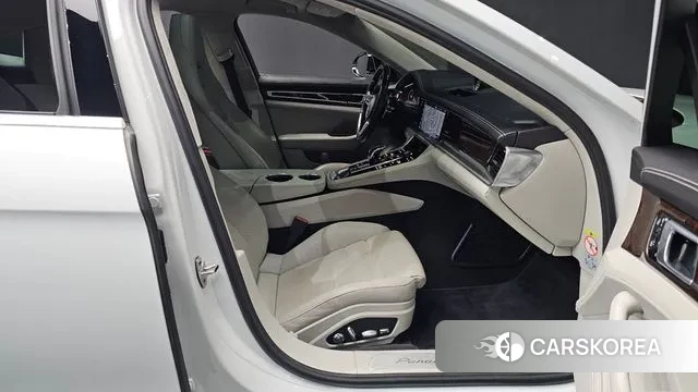 Porsche Panamera (971) 2019 Белый из Кореи, фото 2