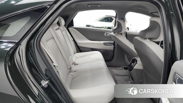 Hyundai Ionic 6 2022 Темно-зеленый из Кореи, фото 2